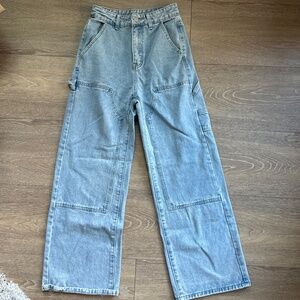 Wide leg cargo jeans